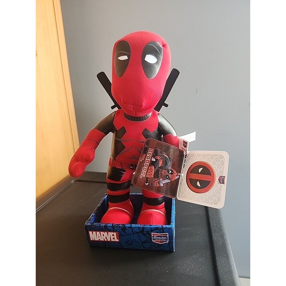 Bleacher Creatures Marvel Comics 10" Plush Toy Figure Deadpool Swords Red E-com